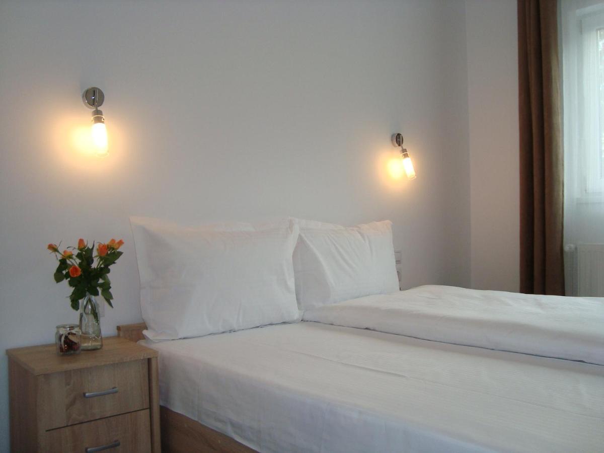 Casa Cu Flori Hotel Busteni Bagian luar foto