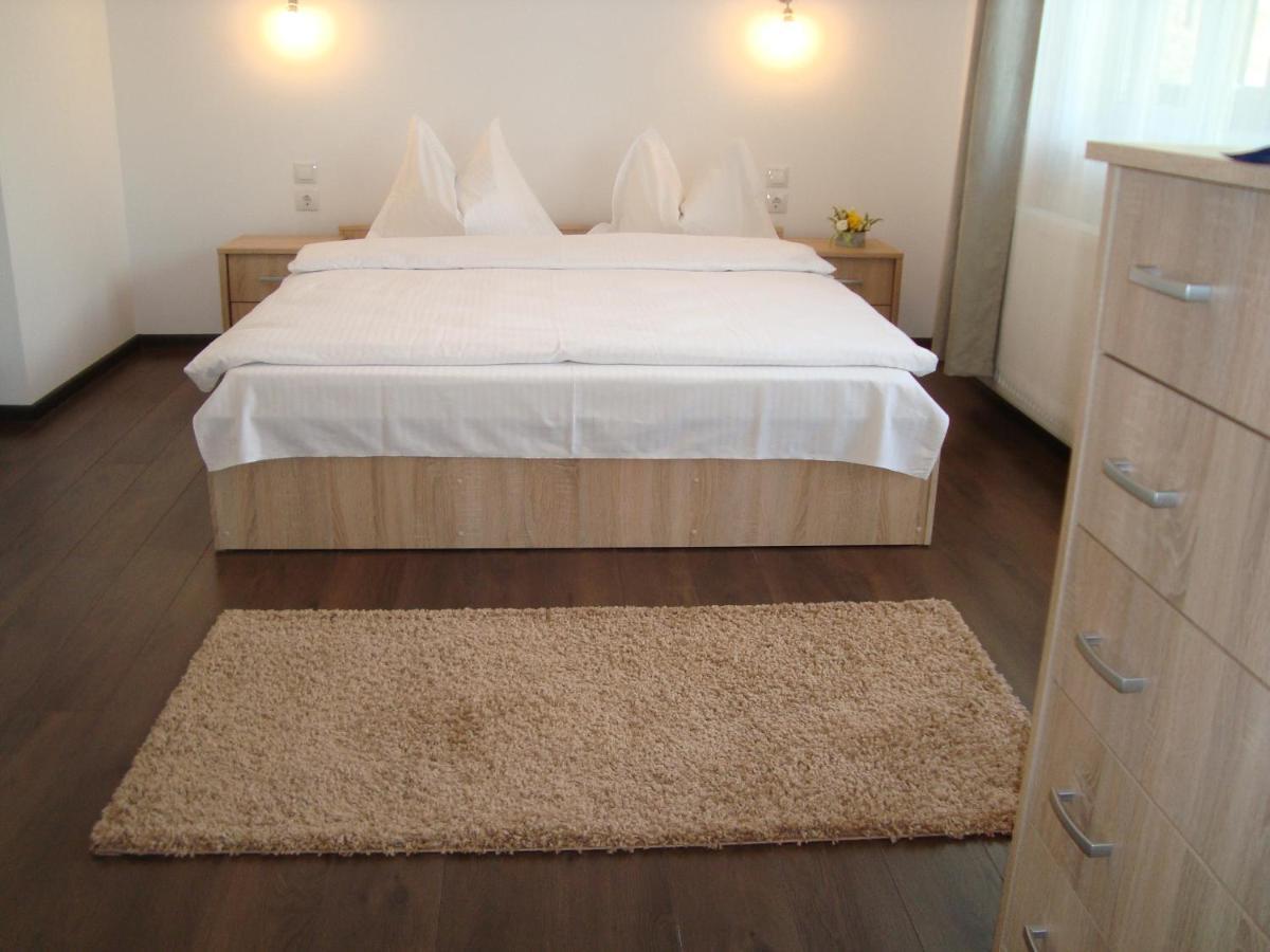 Casa Cu Flori Hotel Busteni Bagian luar foto