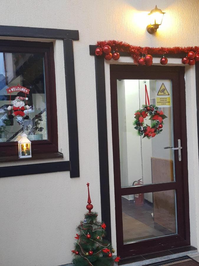 Casa Cu Flori Hotel Busteni Bagian luar foto