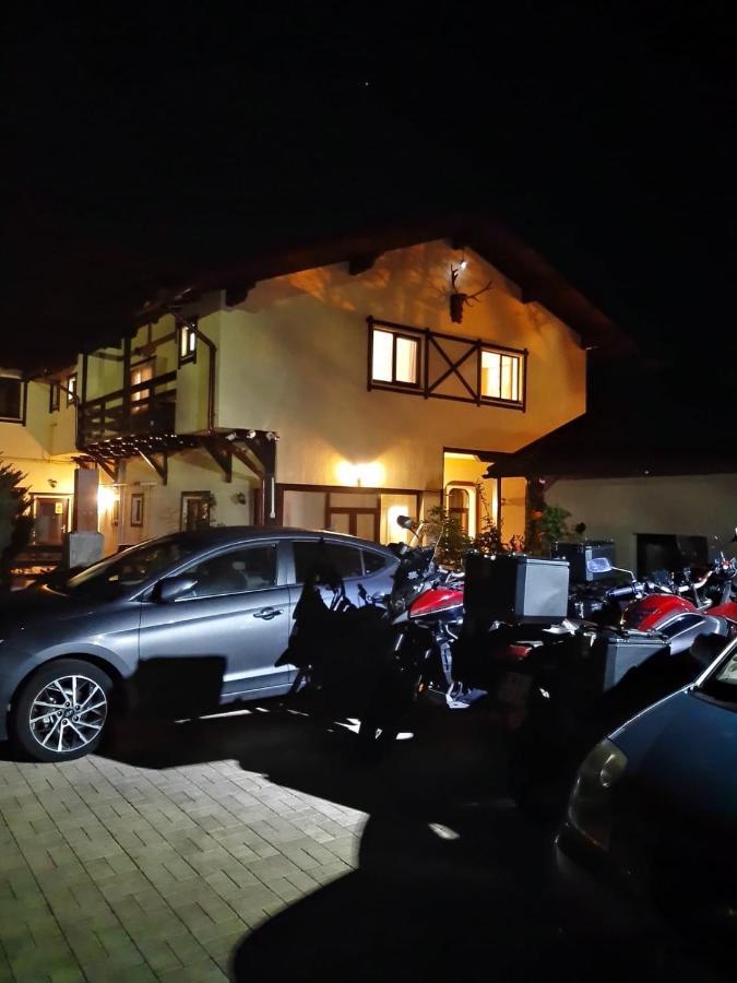 Casa Cu Flori Hotel Busteni Bagian luar foto