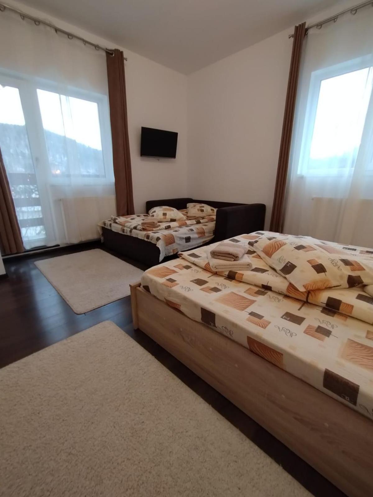 Casa Cu Flori Hotel Busteni Bagian luar foto
