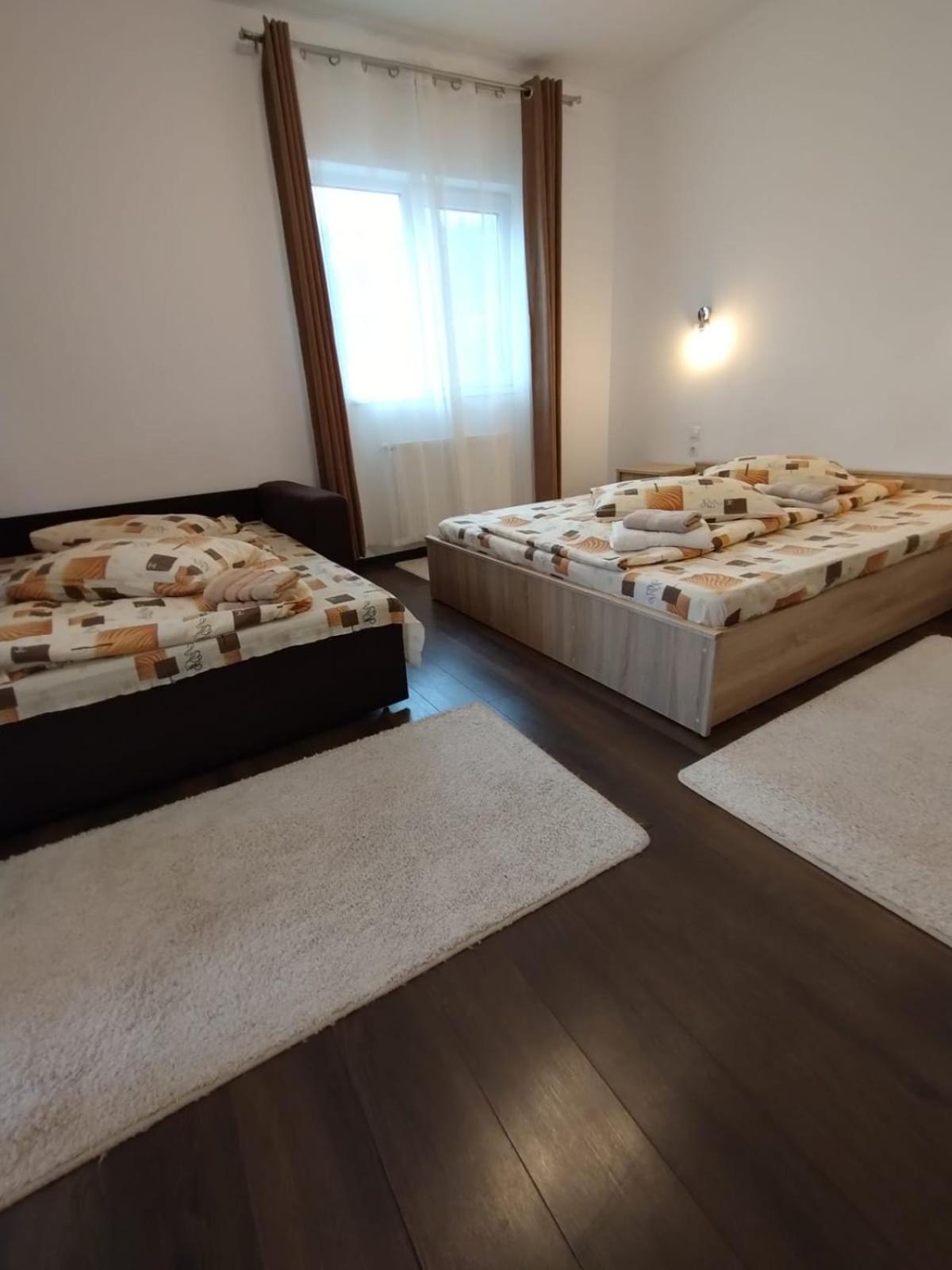 Casa Cu Flori Hotel Busteni Bagian luar foto