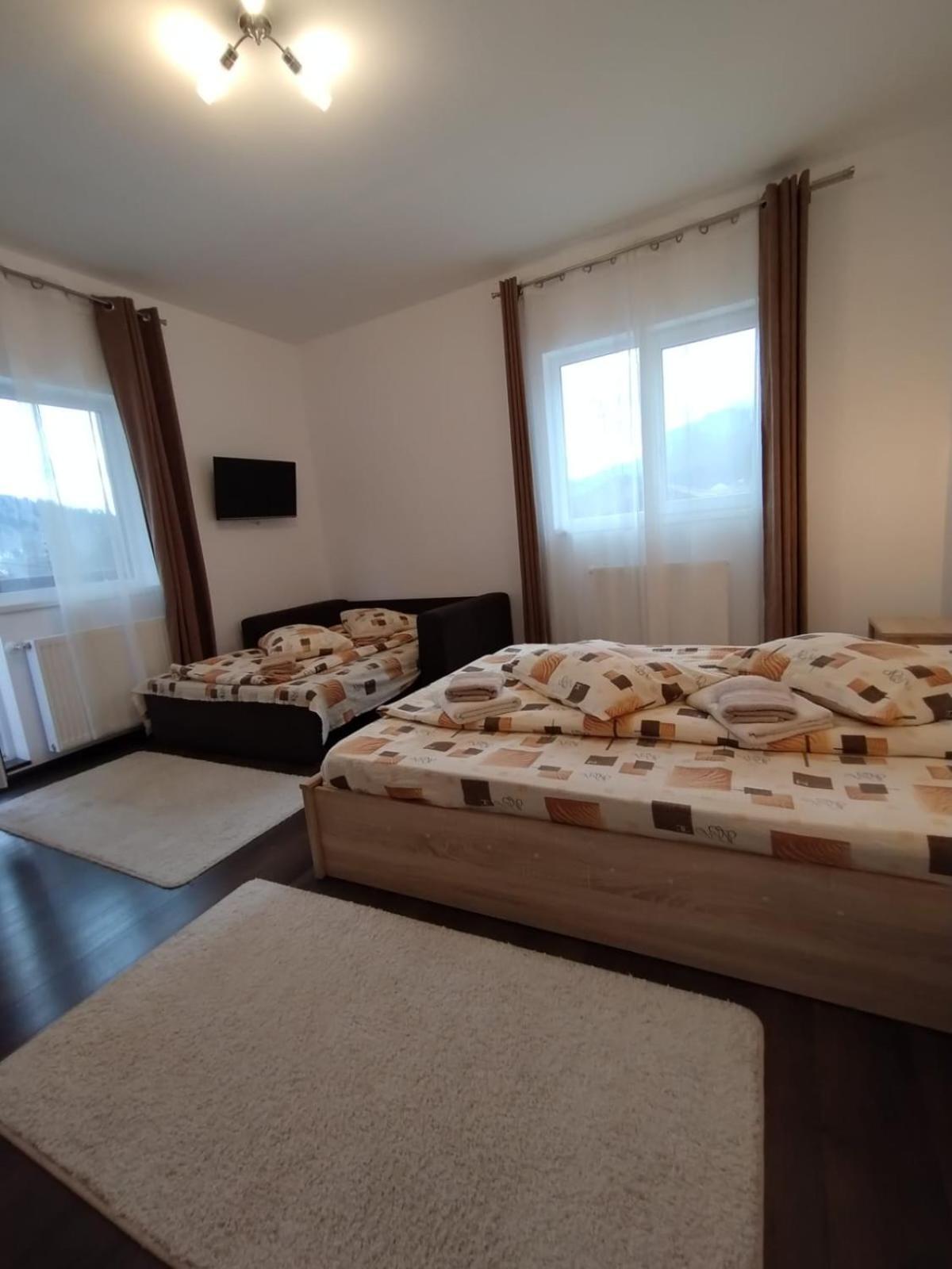 Casa Cu Flori Hotel Busteni Bagian luar foto