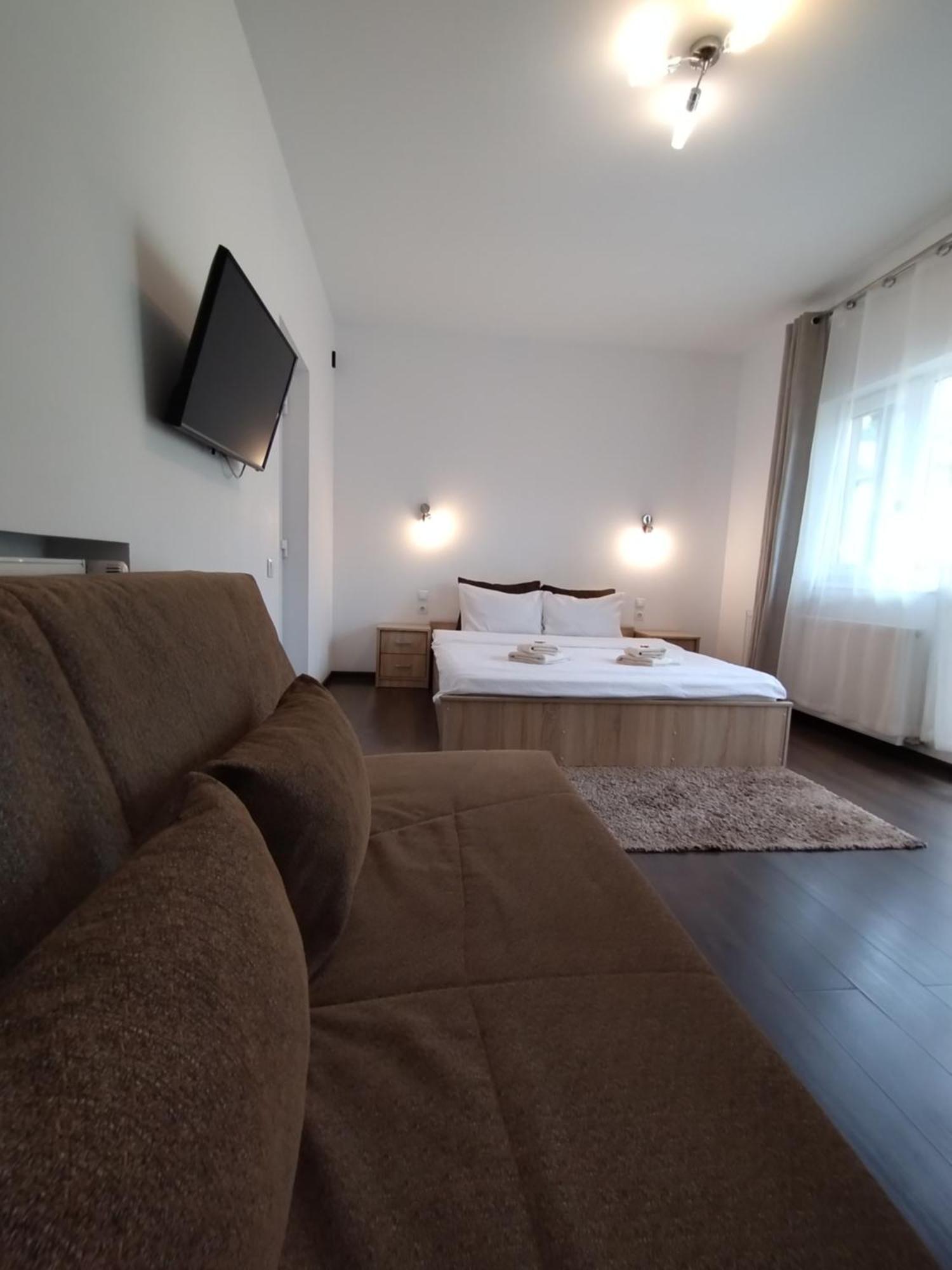 Casa Cu Flori Hotel Busteni Bagian luar foto